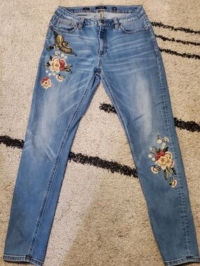 Miss Me Ankle Jeans